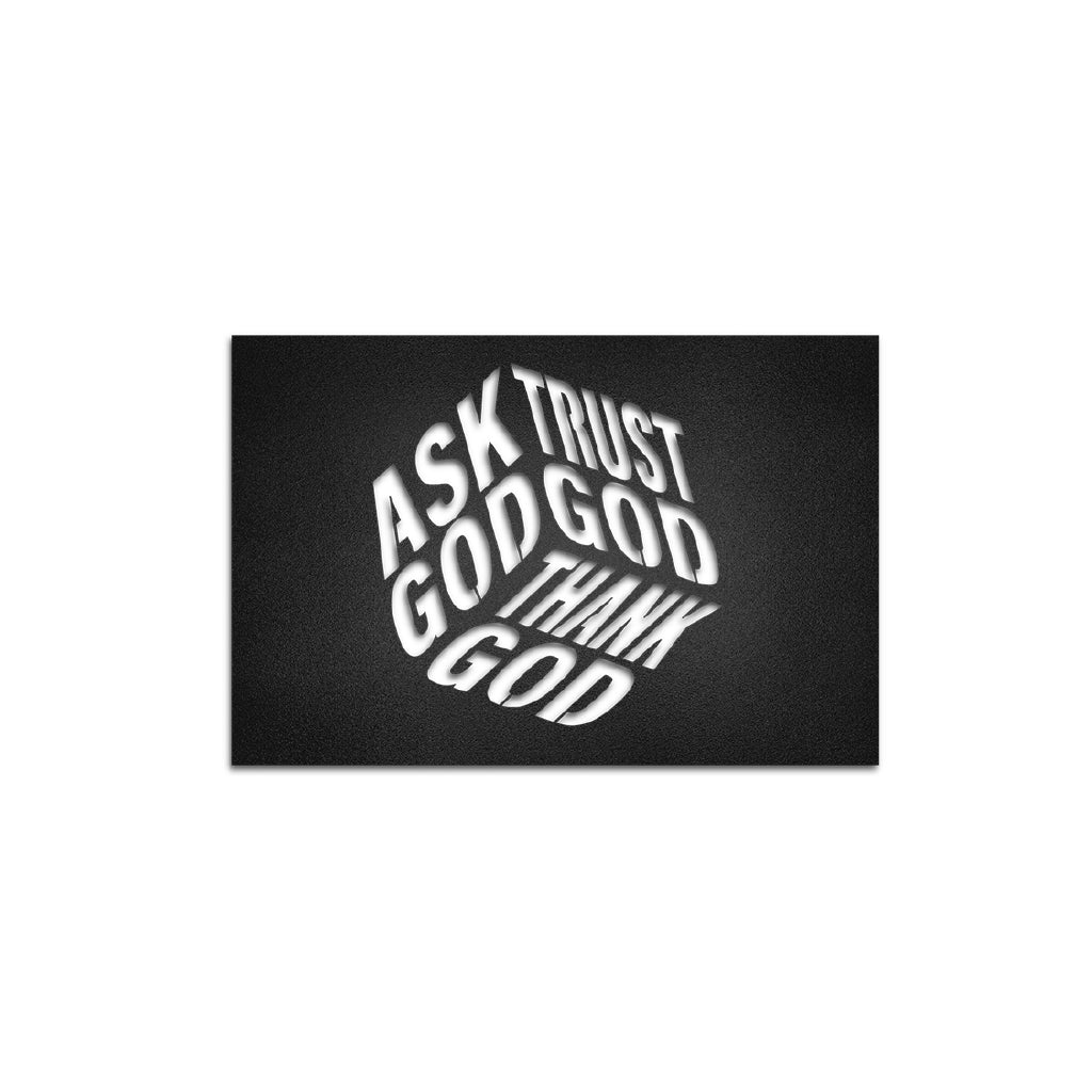 Cuadro de metal con la frase “Ask God, Trust God, Thank God” - Taula